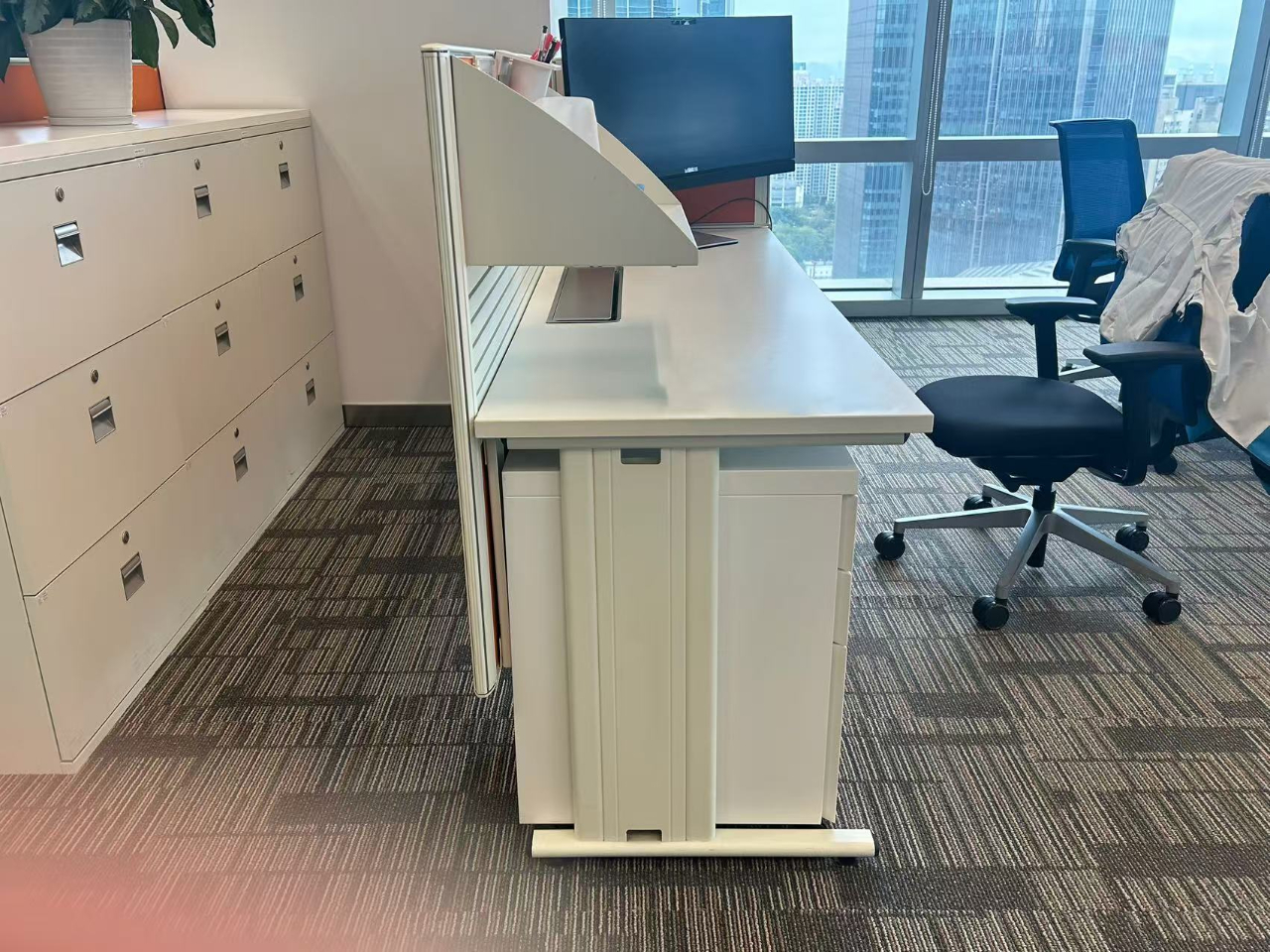 Steelcase世楷二手直板屏風工位員工辦公桌