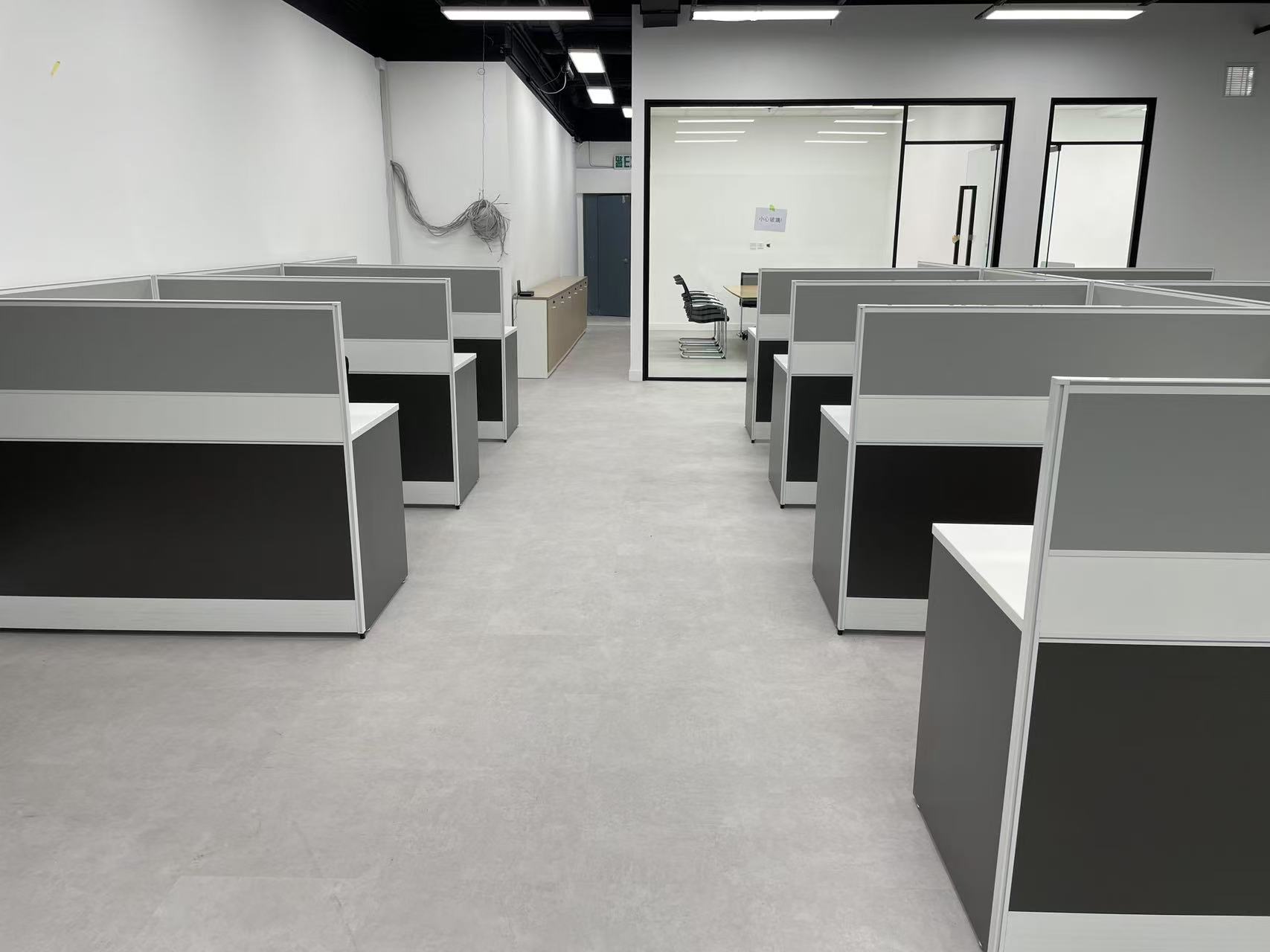 國産品牌全新L型工位員工辦公桌