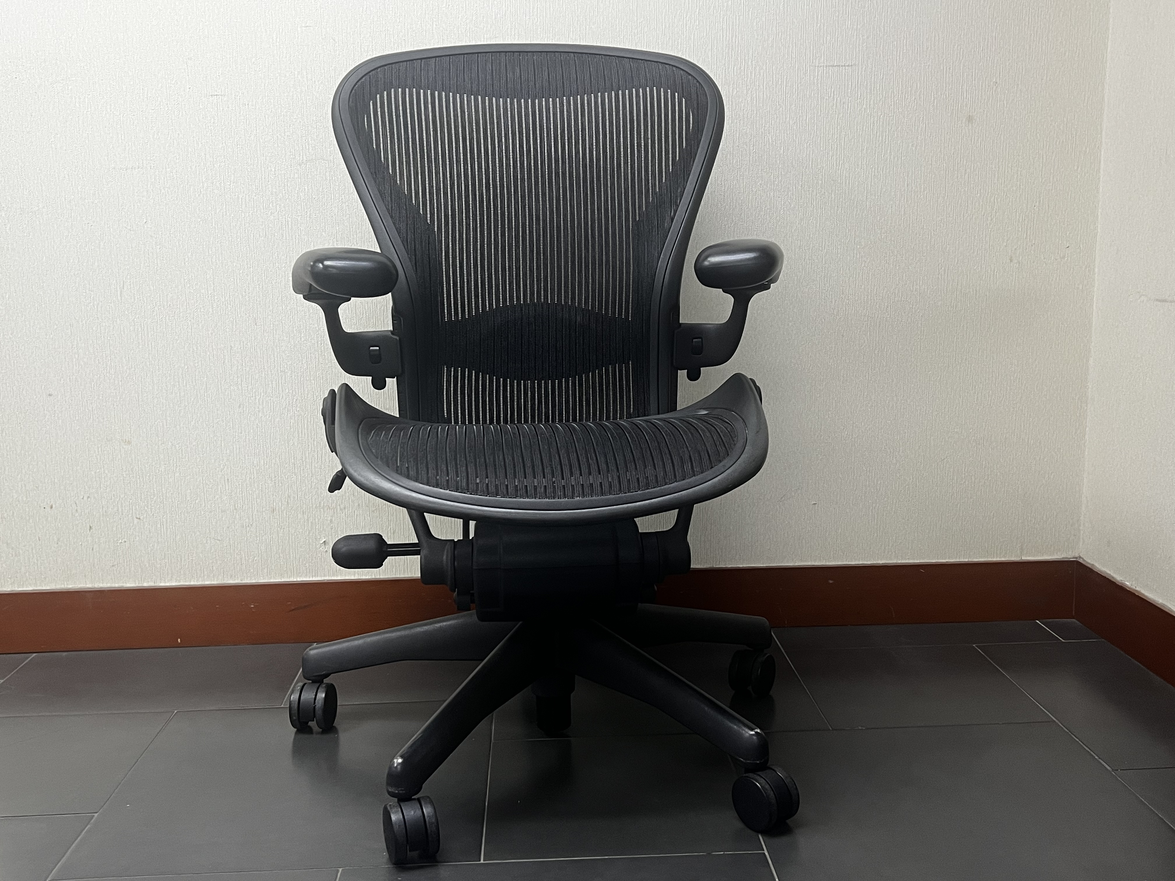 （125928）Hermanmiller/赫曼米勒二手Aeron1網佈轉椅辦公椅人躰工學椅黑